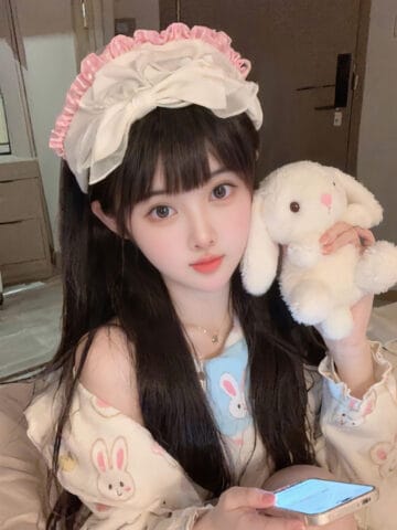 上海外围 03年纯情女大学生 170/C皮肤白嫩全身无整小甜美