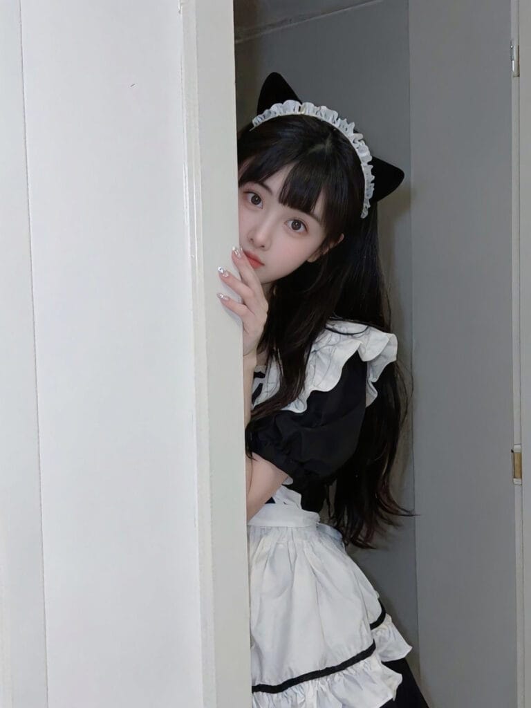 上海外围 03年纯情女大学生 170/C皮肤白嫩全身无整小甜美 个人写真