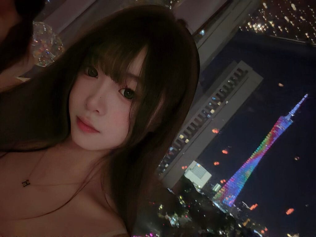 广州外围 08年萌萌初到新人165/C天然零整上下粉嫩 你的专属小女友 氛围写真