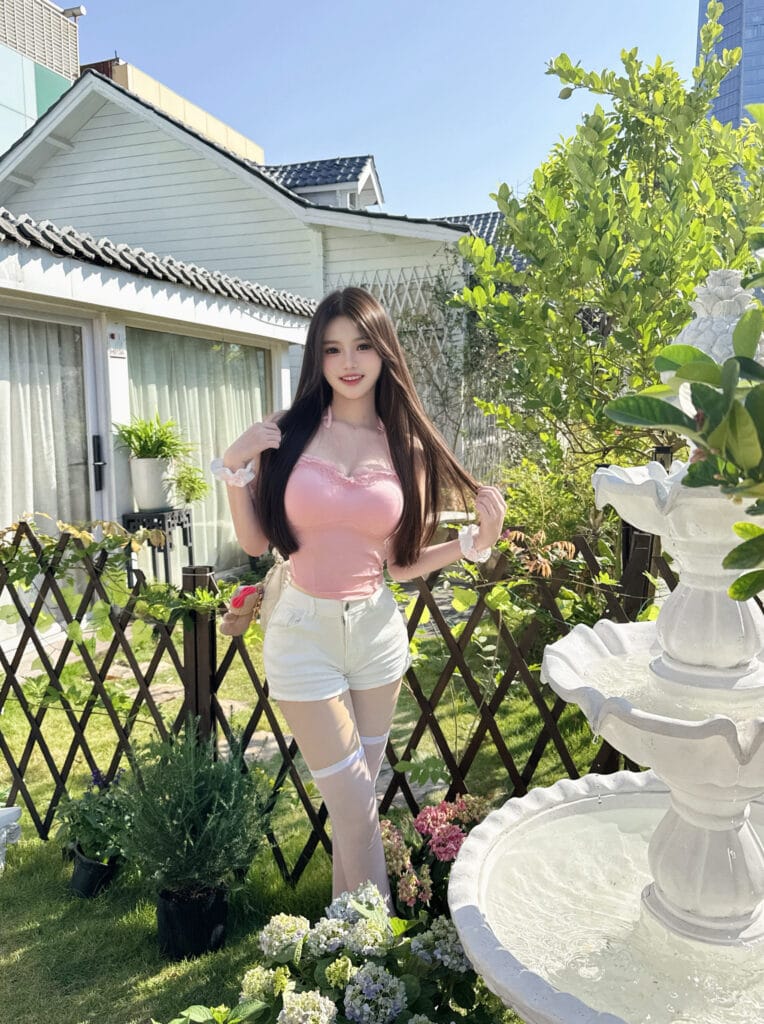 广州外围 08年极品学妹 163纯欲款a4小蛮腰理想女友 氛围写真