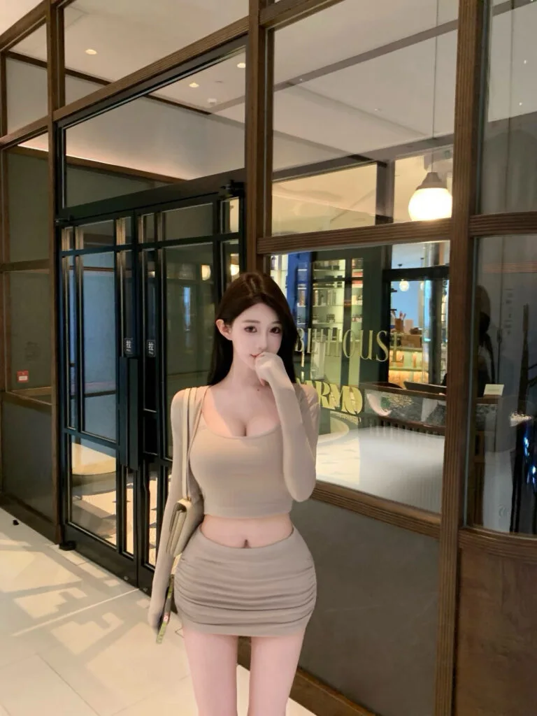 杭州外围 上城首开04纯欲风小网红天然E 高颜值童颜巨乳 床上尤物 艺术照