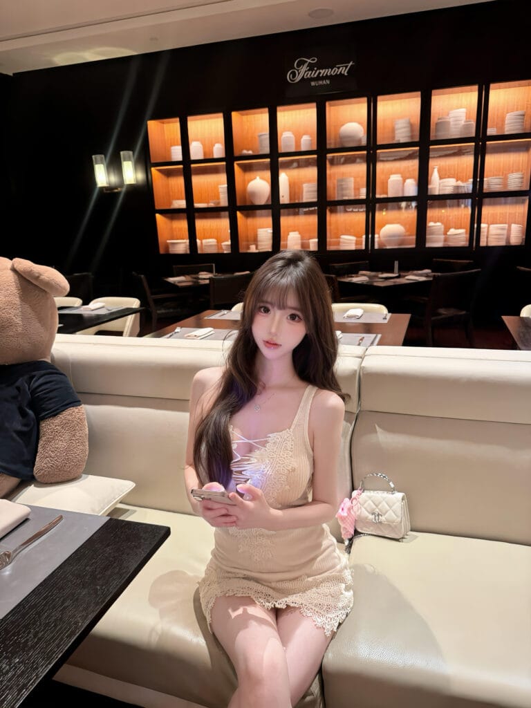 杭州外围 纯新人首开圈外兼职 170/D细腿美乳双杀 极度敏感易湿 全身照