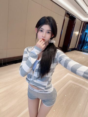 广州外围 165天然无整白小纯首开 05年可甜可御乖巧听话