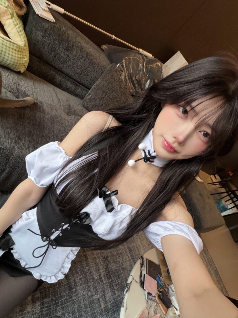 上海外围 普陀05年168女仆期待主人调教 COS配合度极佳 艺术照