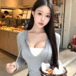 深圳外围 福田白小纯新人170D童颜巨乳兼职短开 06年乖巧可爱款