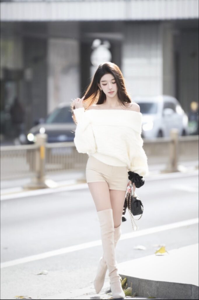 深圳外围 南山04年清纯冷感美少女 168C天然胸很挺不垂可御可甜 个人写真