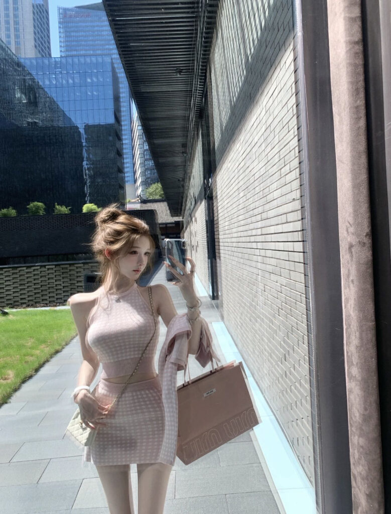 杭州外围 新人可可06年168D童颜巨乳 第一天圈外兼职可素颜出境 全身照